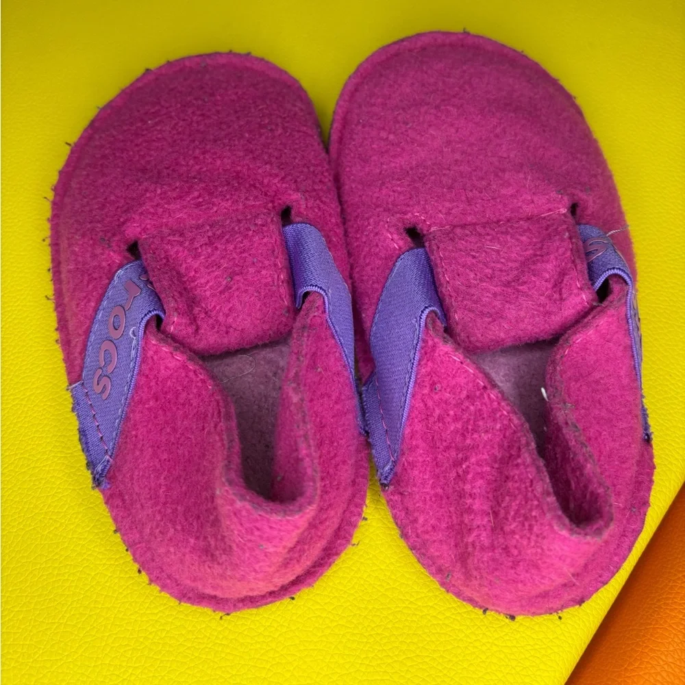 CROCS‎ Vibrant Pink Slippers Toddler Size 9